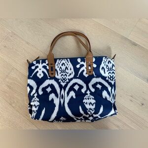 Gorgeous blue and white never used Stella & Dot tote bag